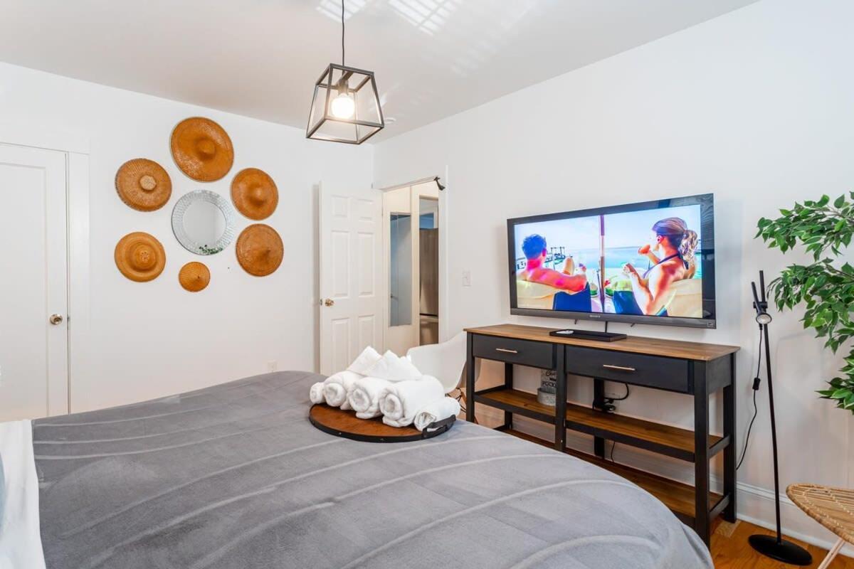 The Blue Sapphire 2Br 2 King Beds & Ample Backyard Apartment บริดจ์พอร์ต ภายนอก รูปภาพ