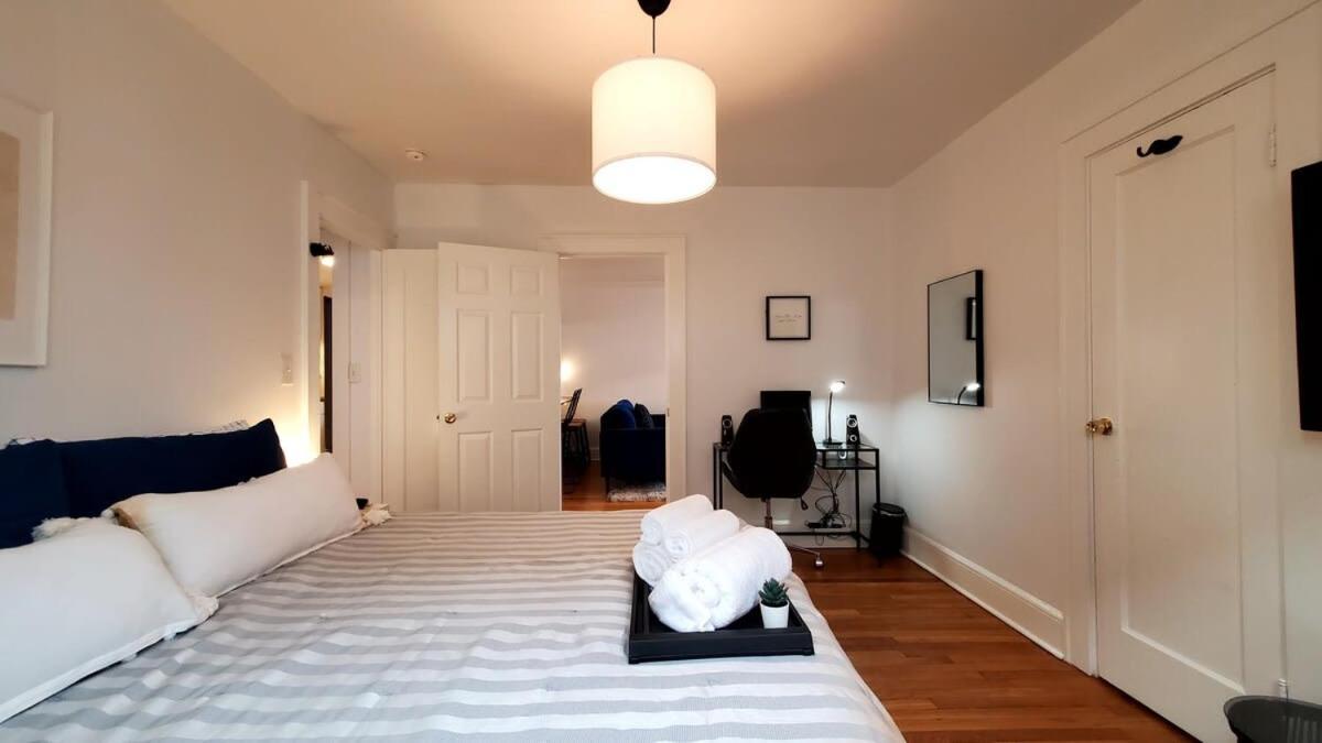 The Blue Sapphire 2Br 2 King Beds & Ample Backyard Apartment บริดจ์พอร์ต ภายนอก รูปภาพ