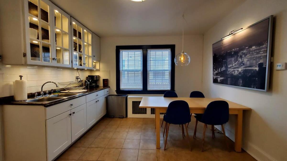 The Blue Sapphire 2Br 2 King Beds & Ample Backyard Apartment บริดจ์พอร์ต ภายนอก รูปภาพ
