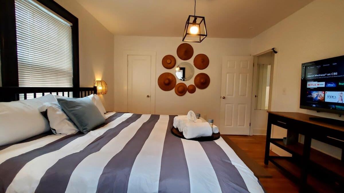 The Blue Sapphire 2Br 2 King Beds & Ample Backyard Apartment บริดจ์พอร์ต ภายนอก รูปภาพ