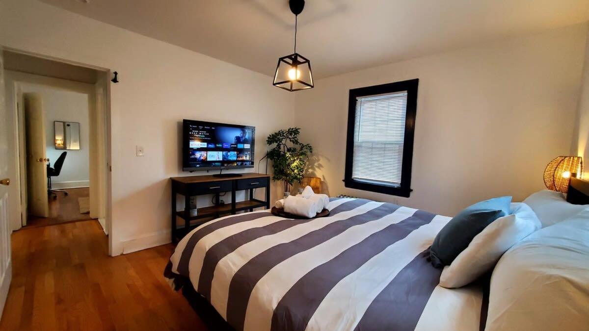 The Blue Sapphire 2Br 2 King Beds & Ample Backyard Apartment บริดจ์พอร์ต ภายนอก รูปภาพ
