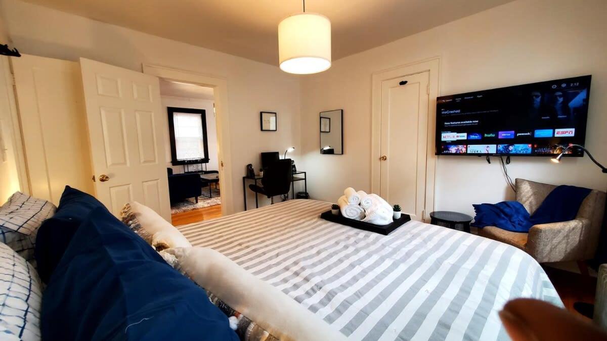 The Blue Sapphire 2Br 2 King Beds & Ample Backyard Apartment บริดจ์พอร์ต ภายนอก รูปภาพ