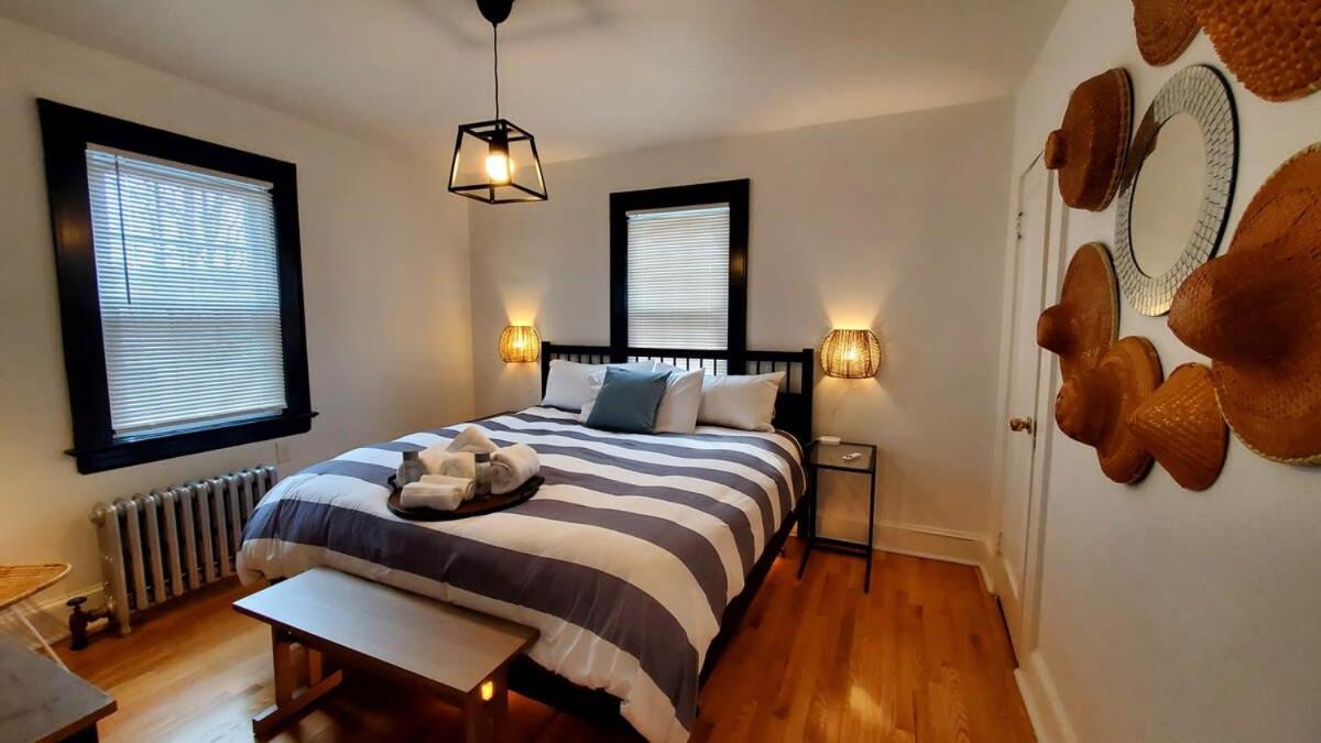 The Blue Sapphire 2Br 2 King Beds & Ample Backyard Apartment บริดจ์พอร์ต ภายนอก รูปภาพ