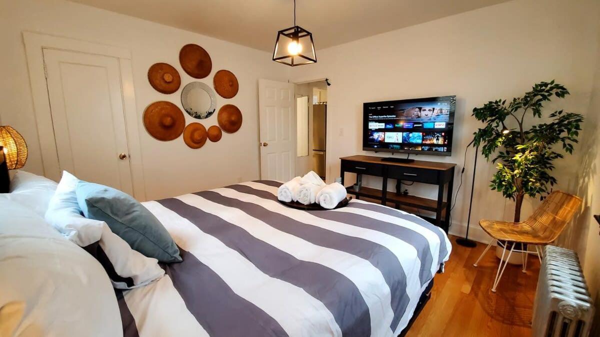 The Blue Sapphire 2Br 2 King Beds & Ample Backyard Apartment บริดจ์พอร์ต ภายนอก รูปภาพ