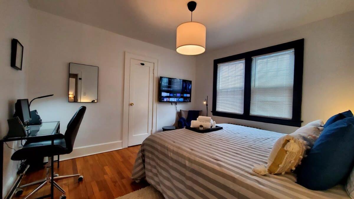 The Blue Sapphire 2Br 2 King Beds & Ample Backyard Apartment บริดจ์พอร์ต ภายนอก รูปภาพ