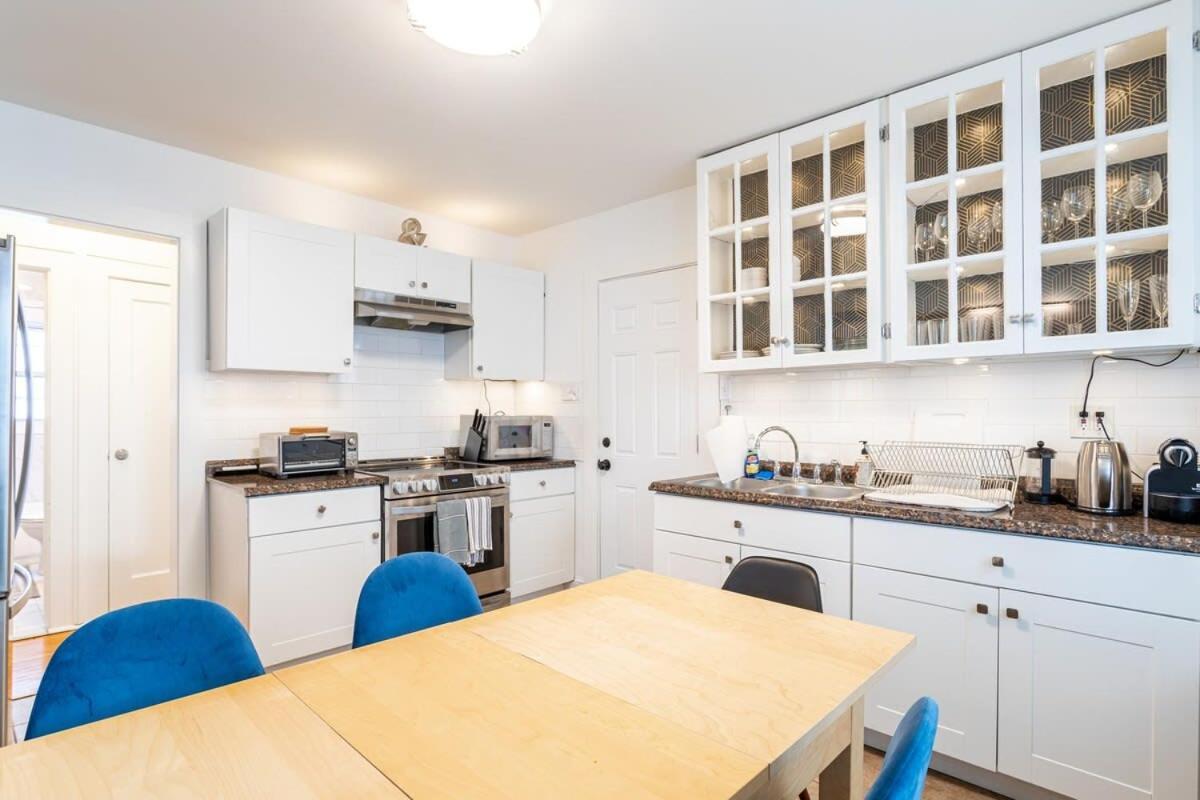 The Blue Sapphire 2Br 2 King Beds & Ample Backyard Apartment บริดจ์พอร์ต ภายนอก รูปภาพ