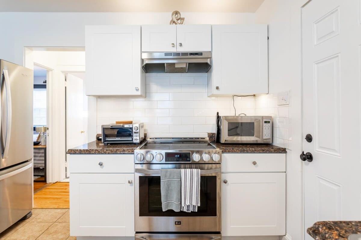The Blue Sapphire 2Br 2 King Beds & Ample Backyard Apartment บริดจ์พอร์ต ภายนอก รูปภาพ